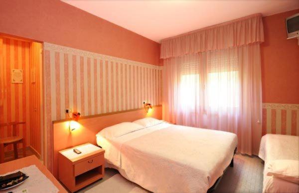 Hotel Manuela Cinquale Cameră foto