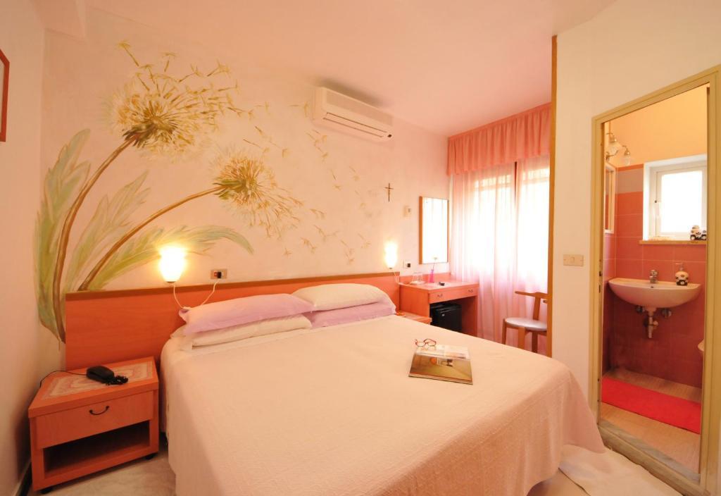 Hotel Manuela Cinquale Cameră foto